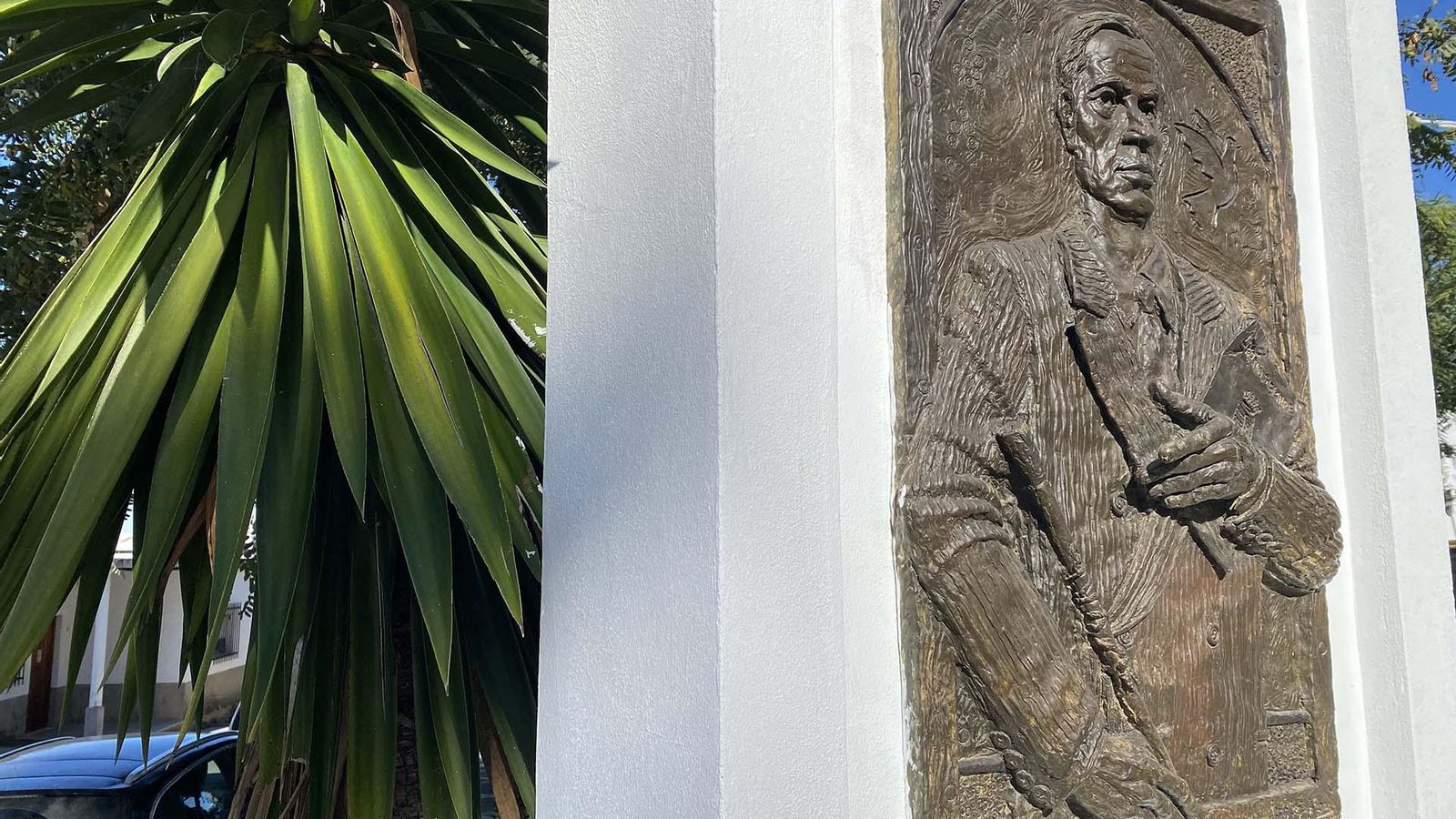 Busto a Ramón Dávila, en la Avenida Blas Infante