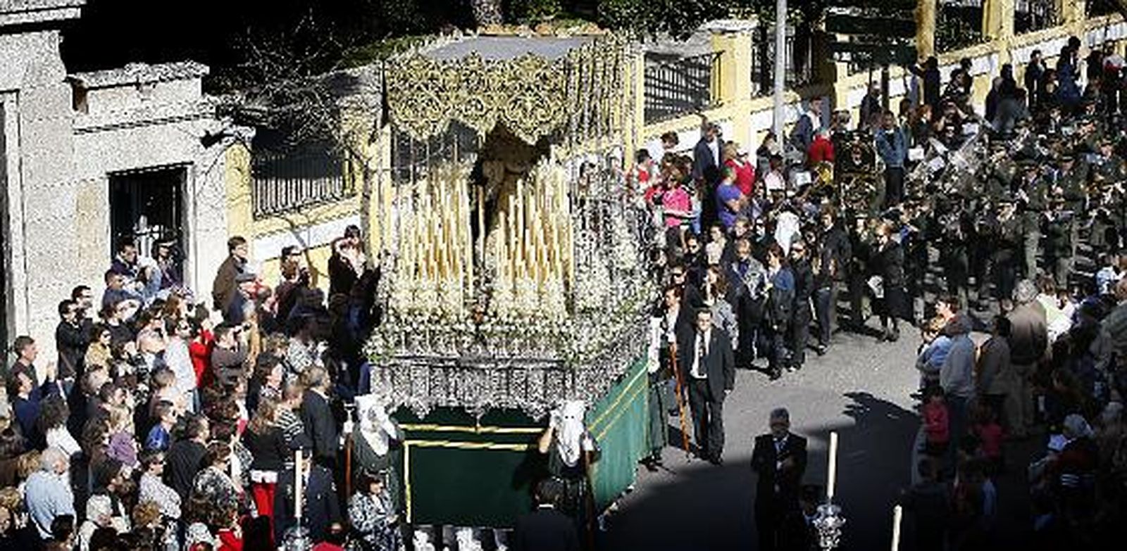 Salida de la hermandad de la Oración en el Huerto de la iglesia de San Severiano.

Foto: Julio Gonzalez