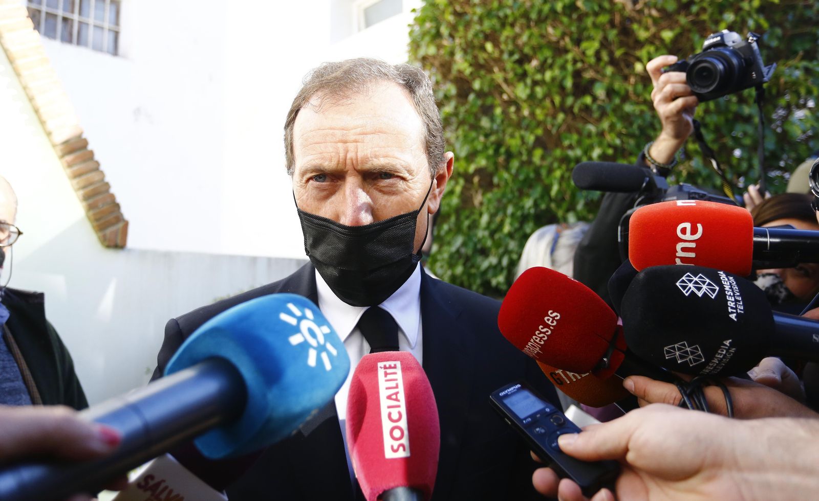 La despedida de Marbella a Manolo Santana, en imágenes