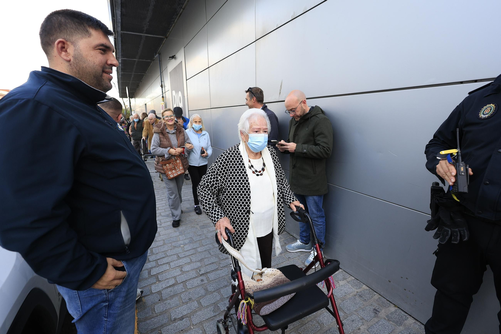 Las fotos del Paseo de la ilusión a los mayores de Algeciras