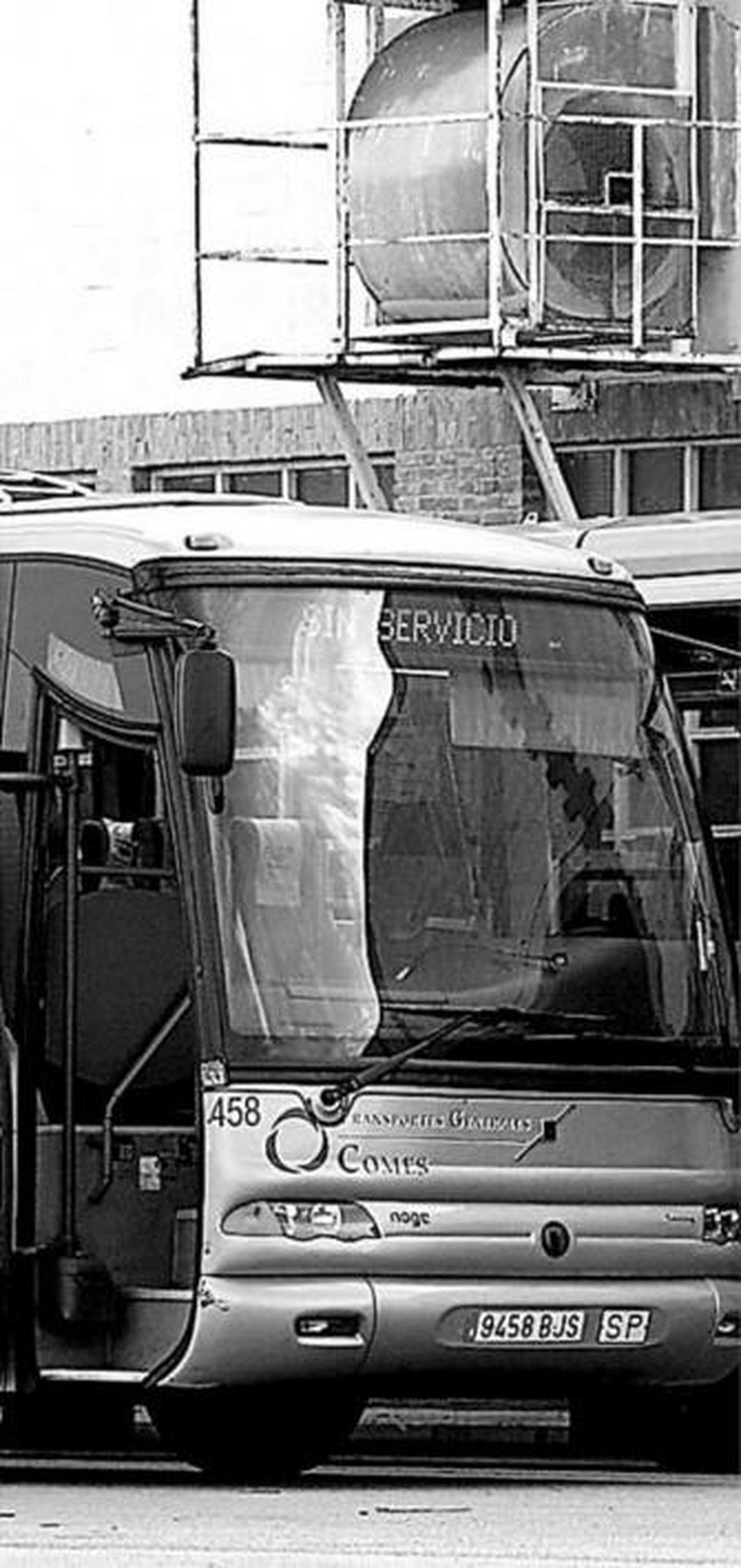 Varios autobuses, en la estación de Comes en la capital.