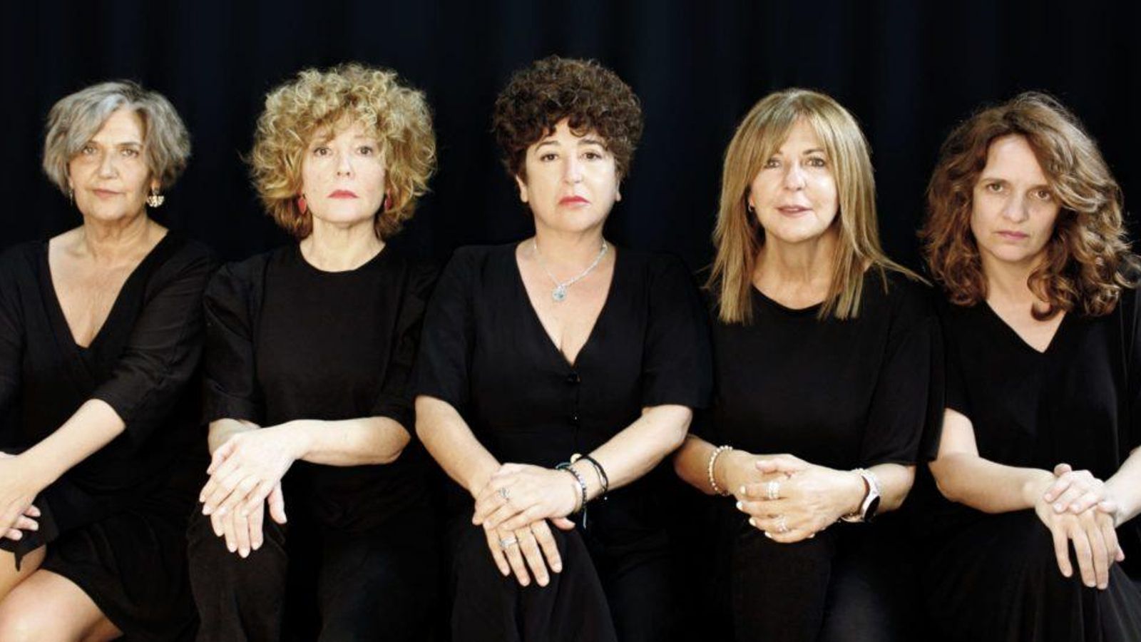 Las cinco intérpretes de 'Todas las hijas'.