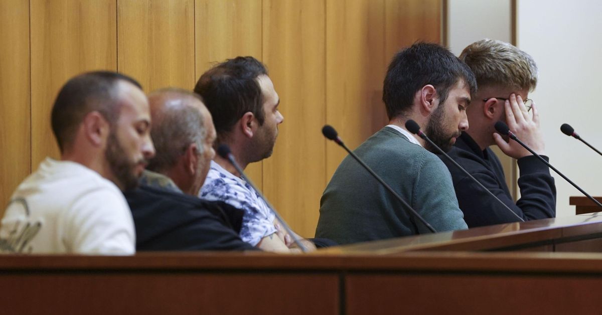 Condenados a un año de cárcel cada uno de los cinco acusados de ...