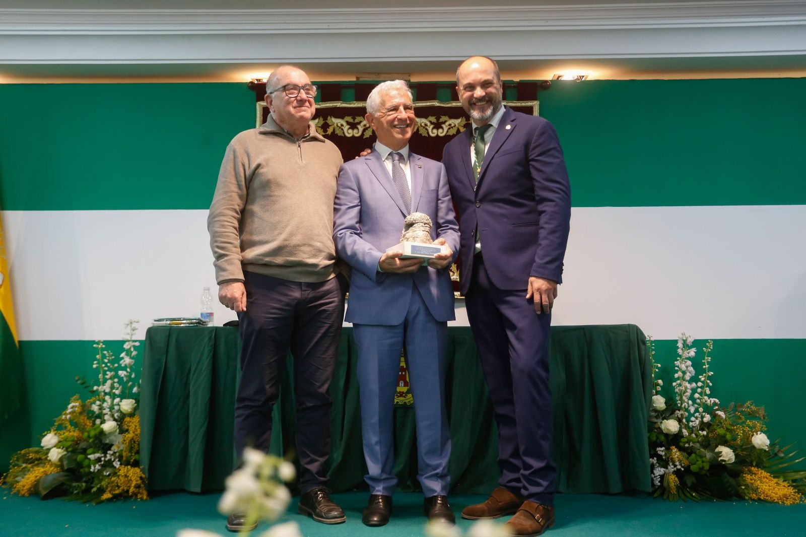 Fotos de la entrega de reconocimientos por el Día de Andalucía en Los Barrios