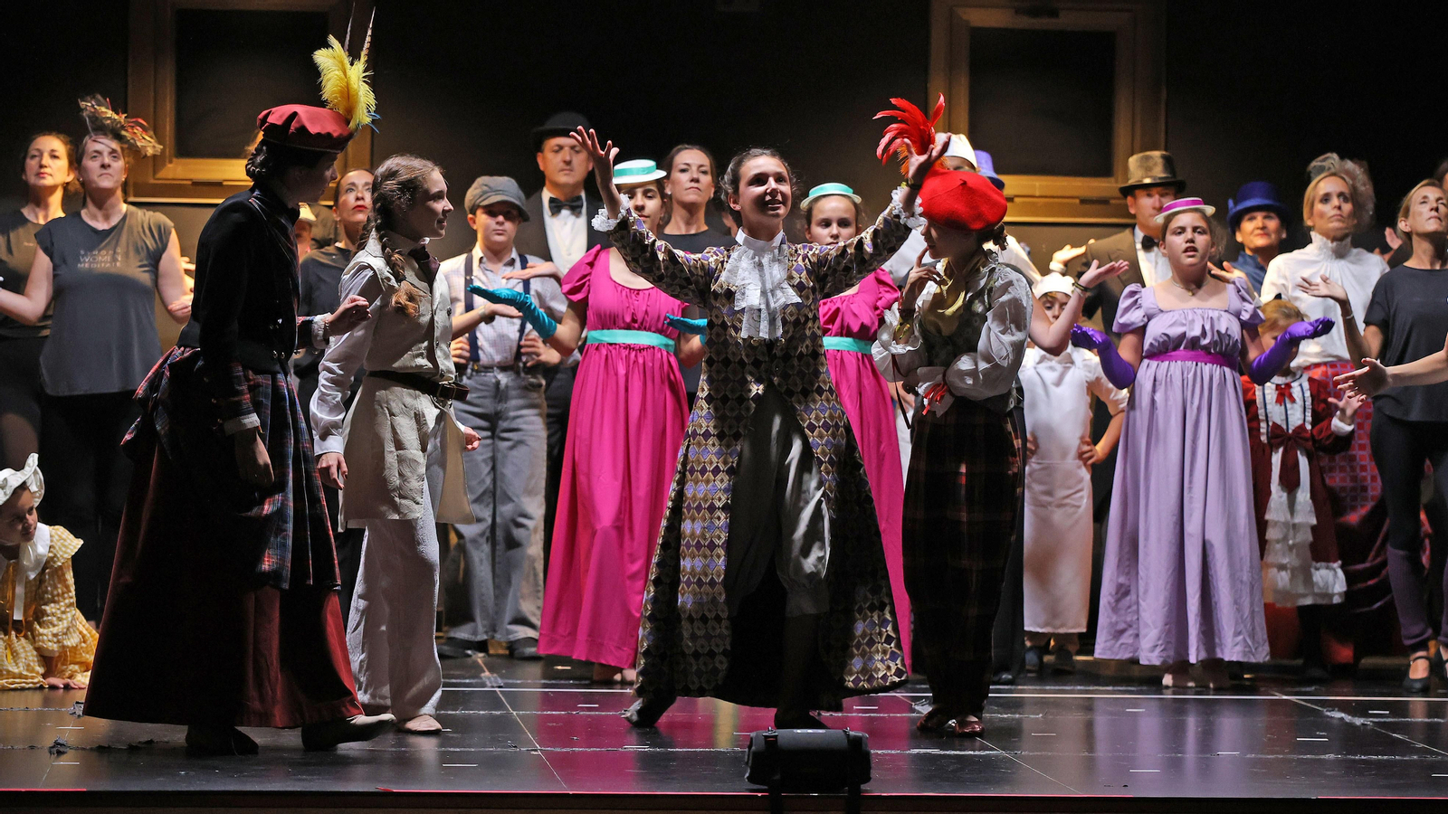 Ensayo del musical 'Ilumíname' de Fredes Insa