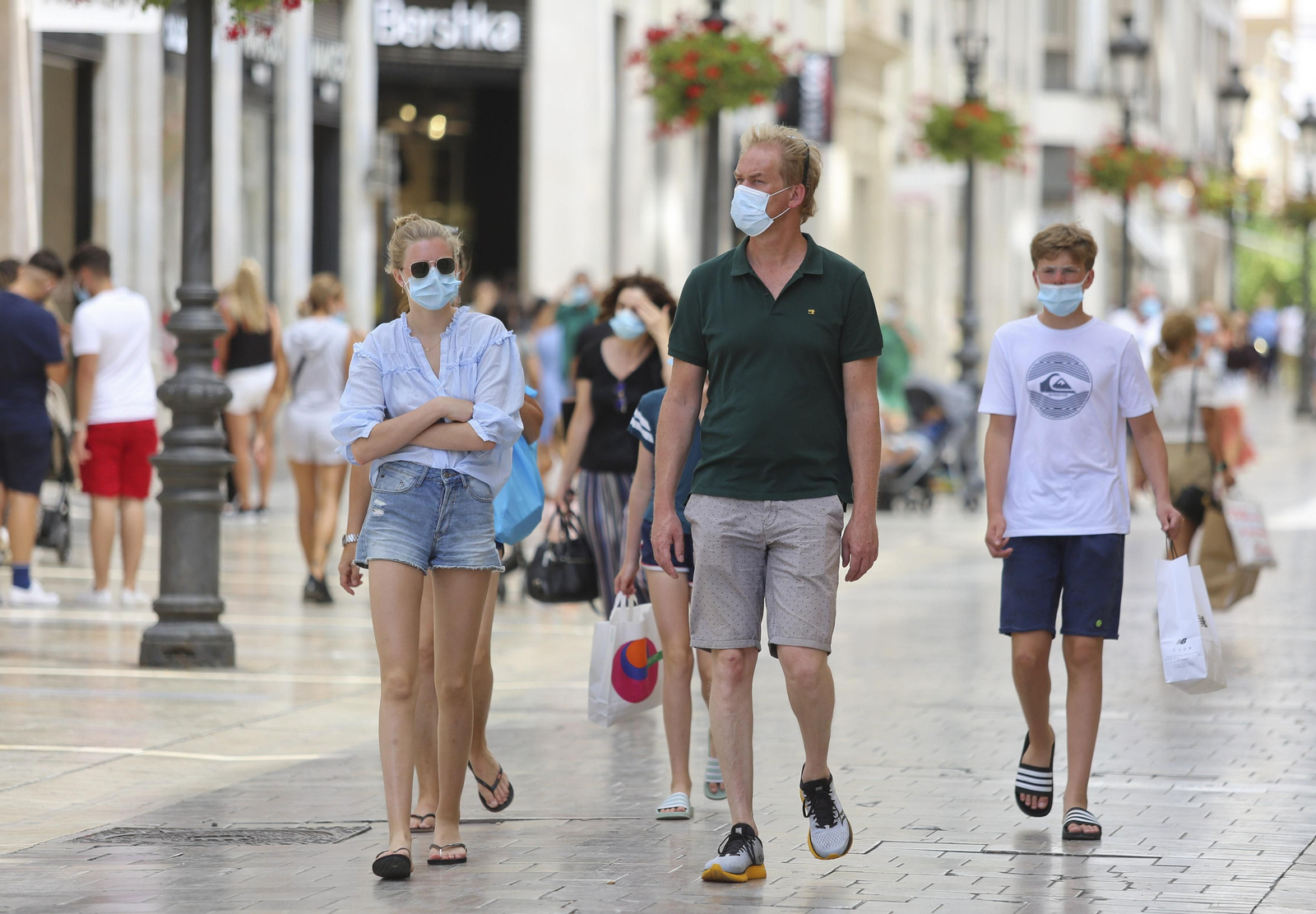 Fotos del primer día de mascarillas obligatorias en las playas y el Centro de Málaga