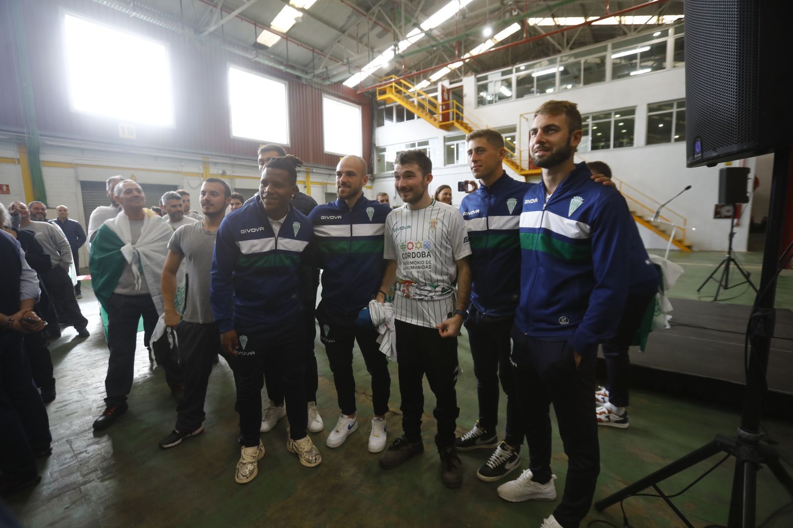 La visita institucional del Córdoba CF a Supermercados Piedra, en imágenes