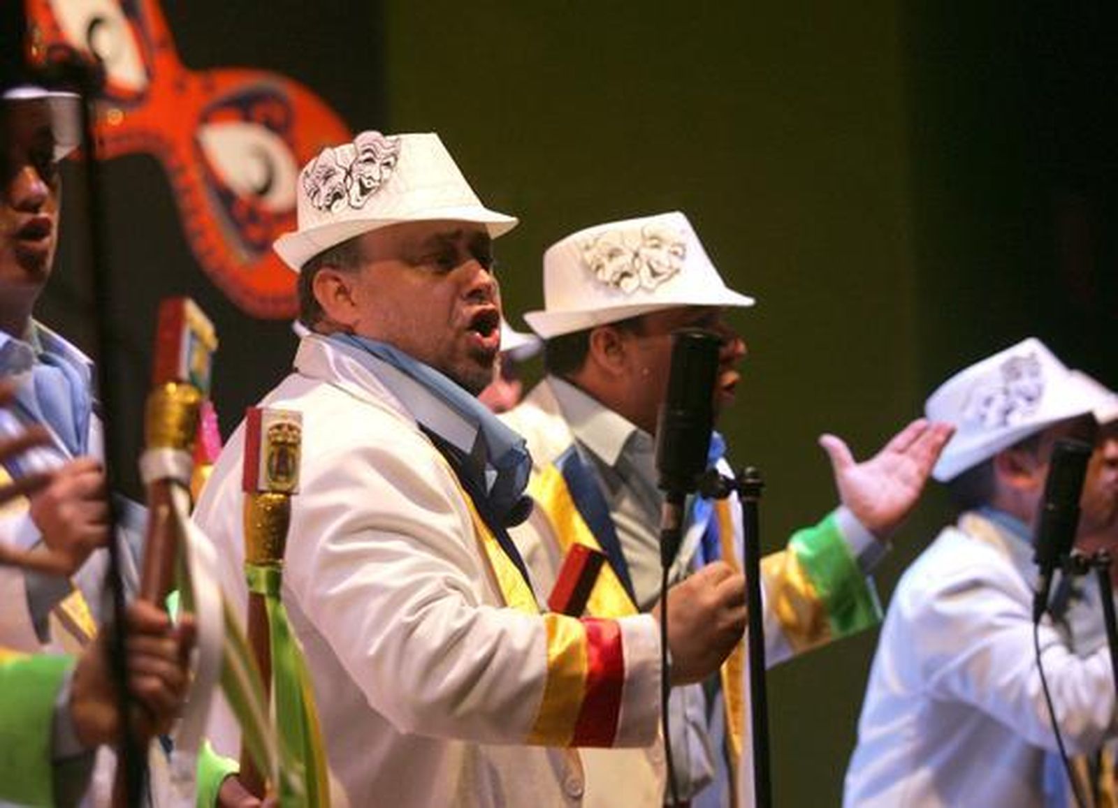 Comparsa linense 'El balcón de la Bahía'  Foto: José María Quiñones