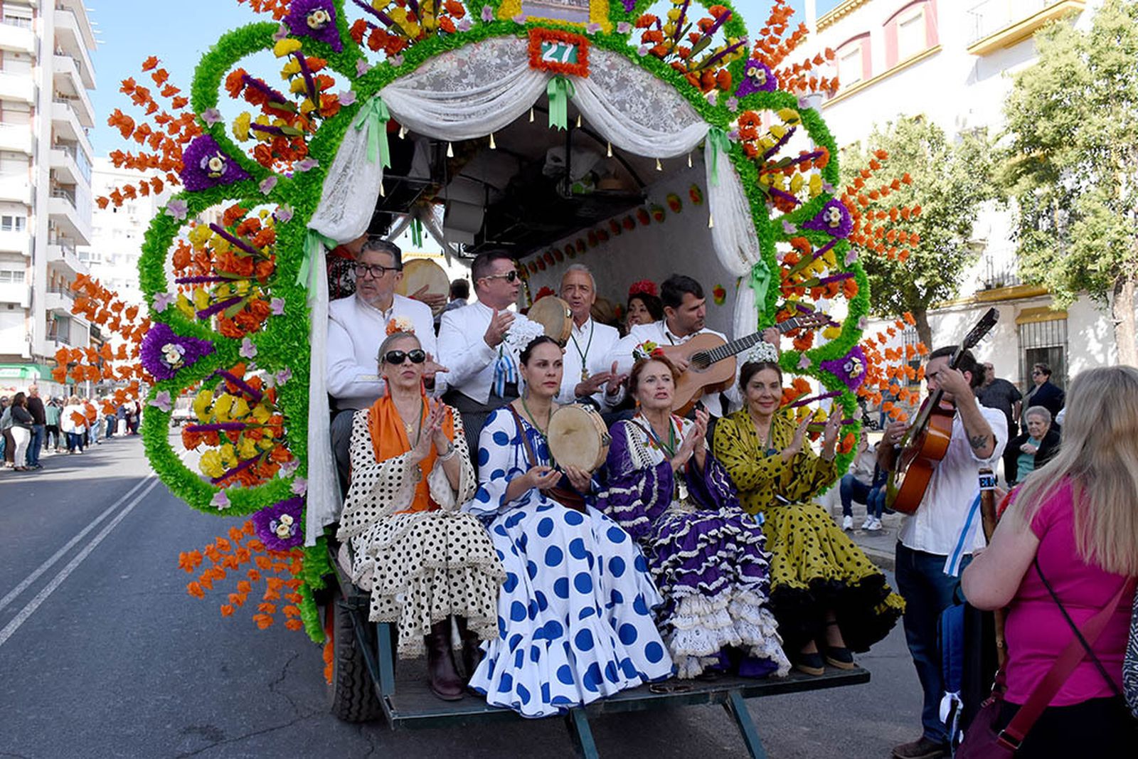 Imágenes de los carros de la Hermandad del Rocío de Huelva