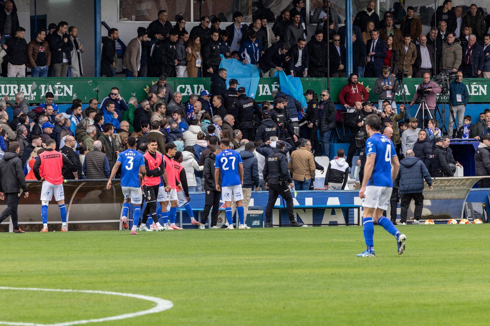 Las mejores imágenes del empate en el derbi entre Linares Deportivo y Real Jaén