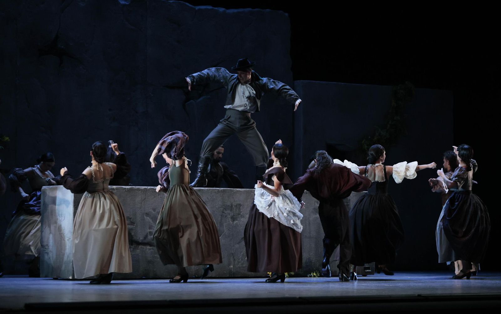 la imágenes del Ballet Flamenco de Andalucía en el Teatro de la Maestranza.