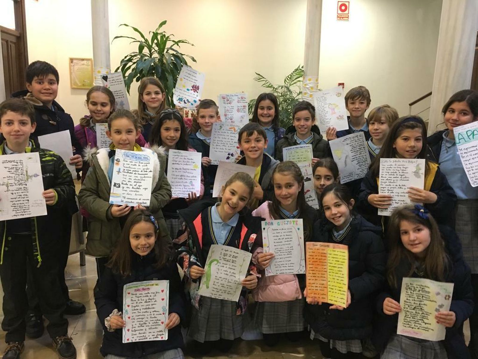 Los escolares del Virgen de Gracia, con sus poesías.