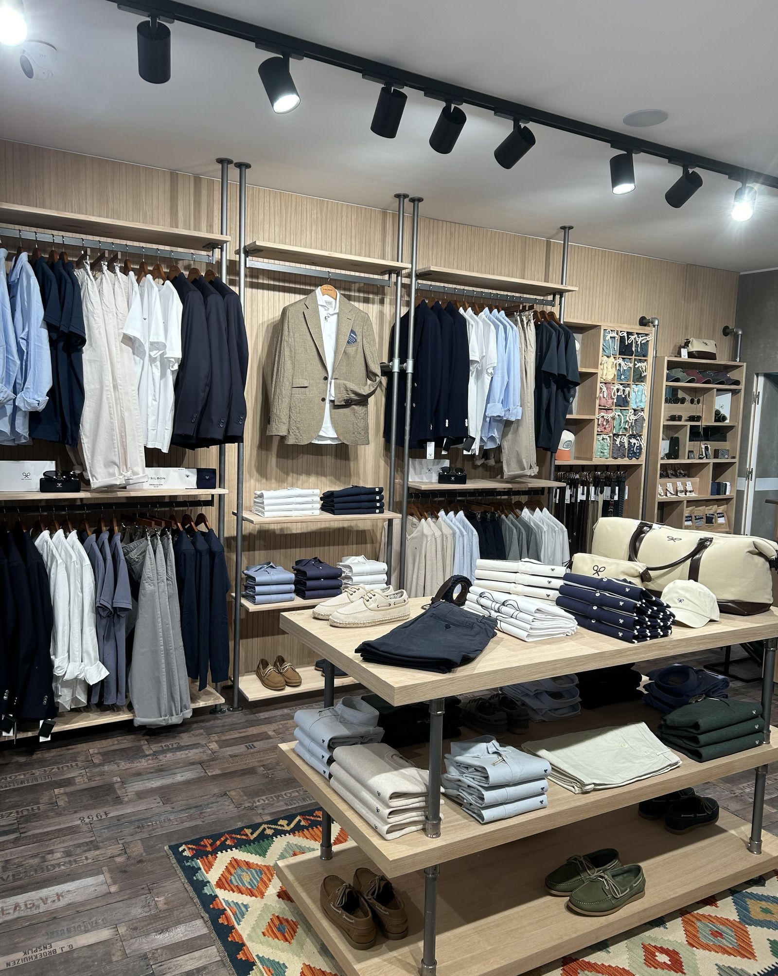 Interior de la tienda.