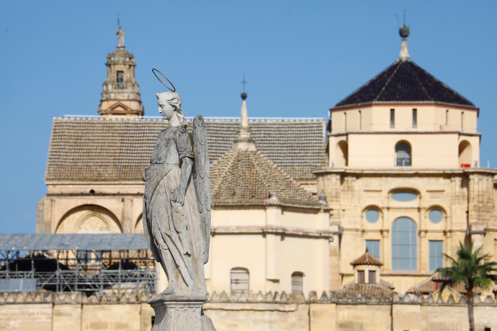 Triunfo de San Rafael en el Puente Romano de Córdoba