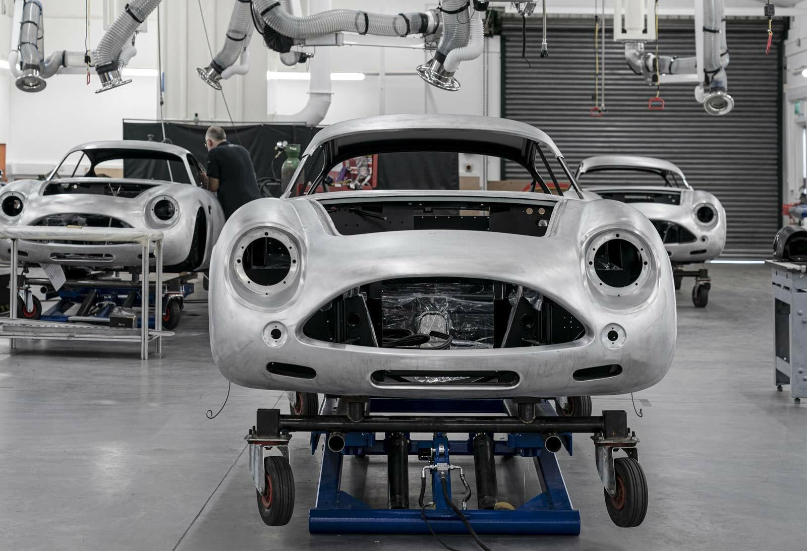 Aston Martin inicia la producción del DB4 GT Zagato Continuation.