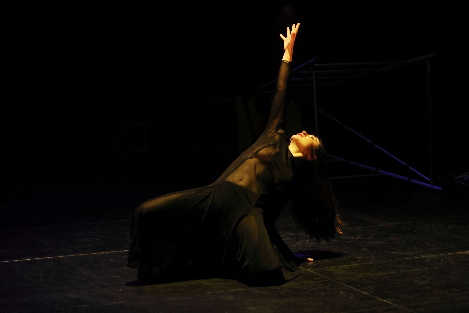 Ángeles Rusó durante el estreno de su obra en el escenario de La Fundición