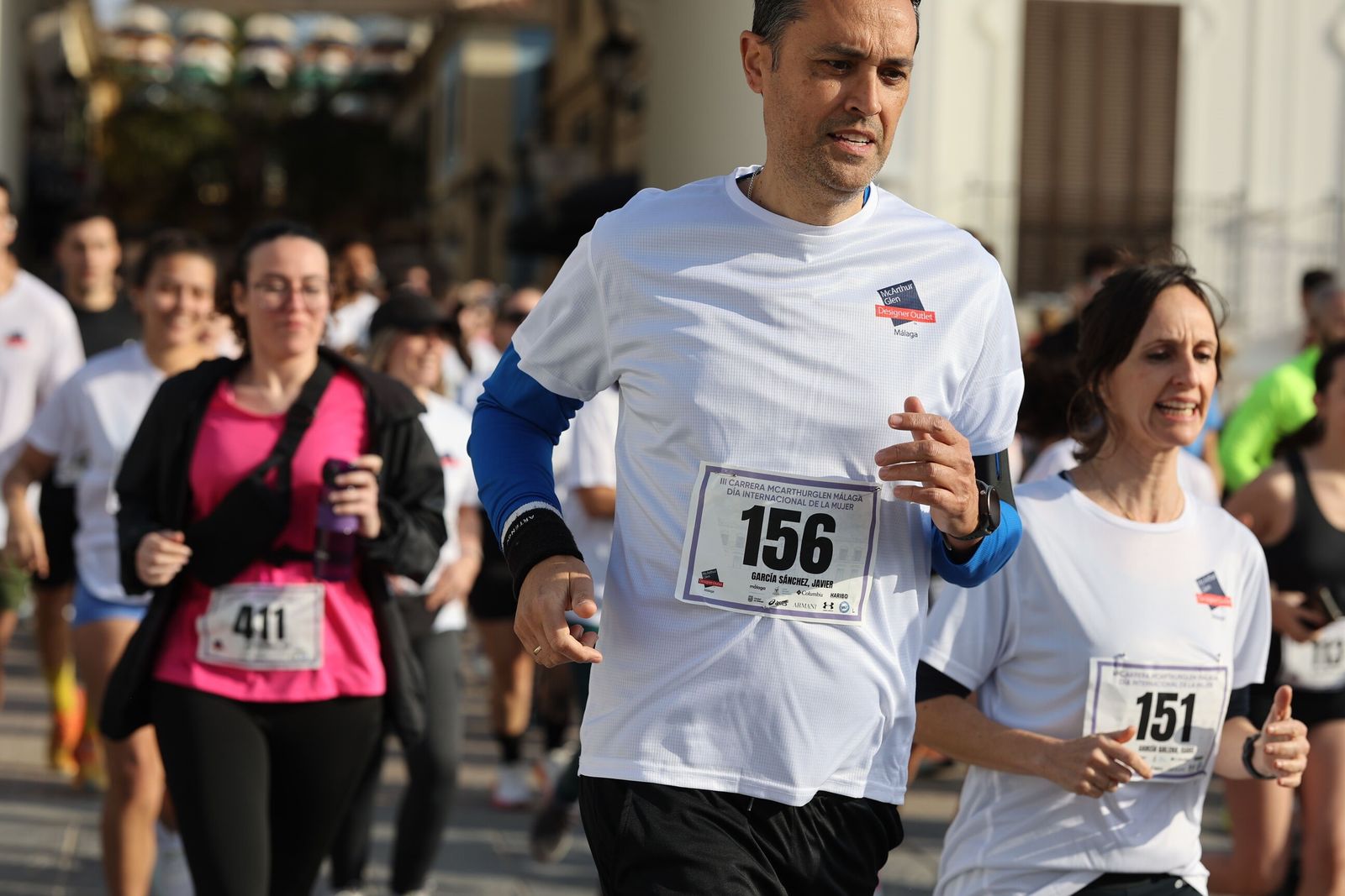 La Carrera Solidaria por el Día de la Mujer McArthurGlen, en fotos