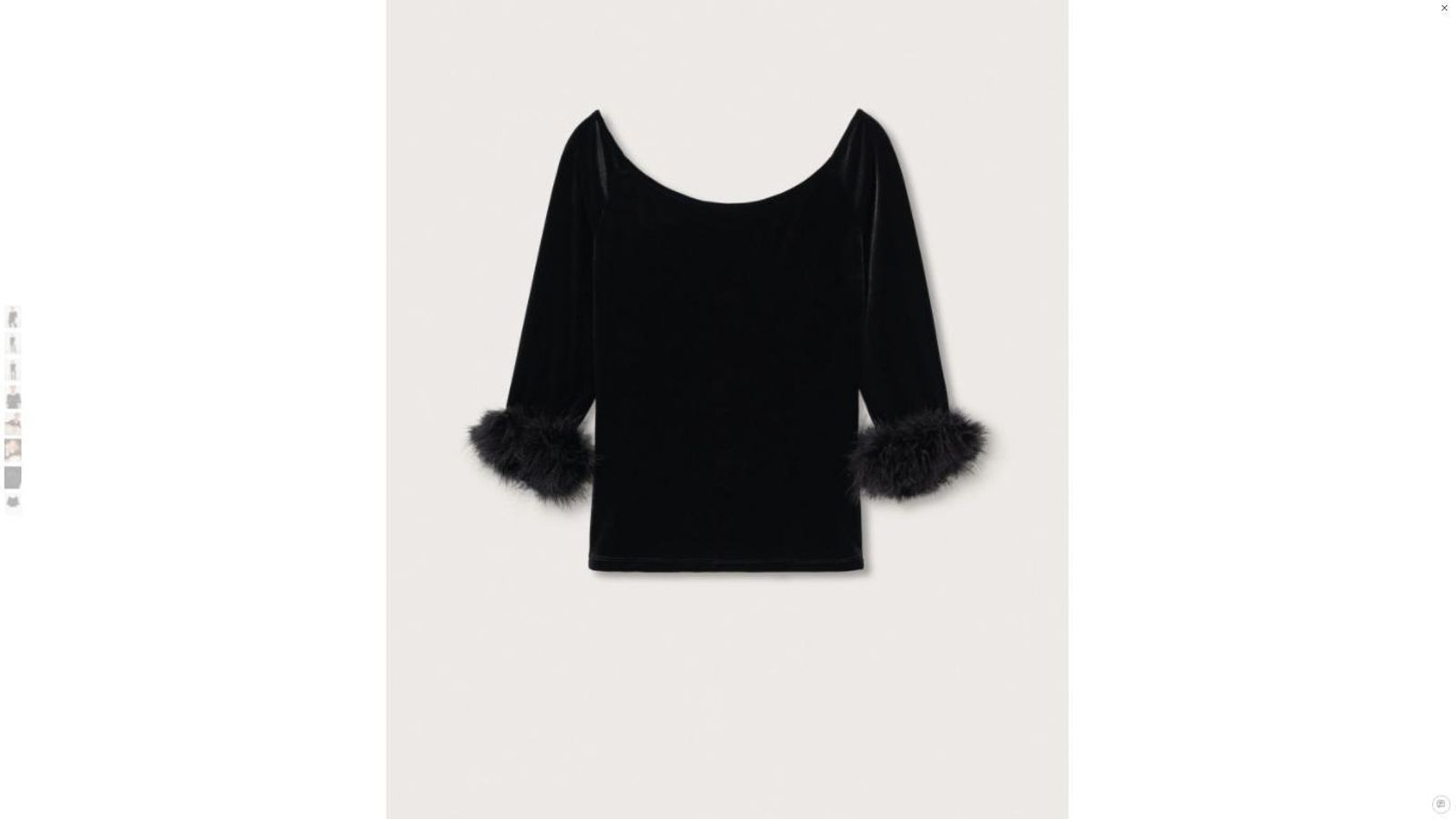 Camiseta negra con terciopelo de Mango.