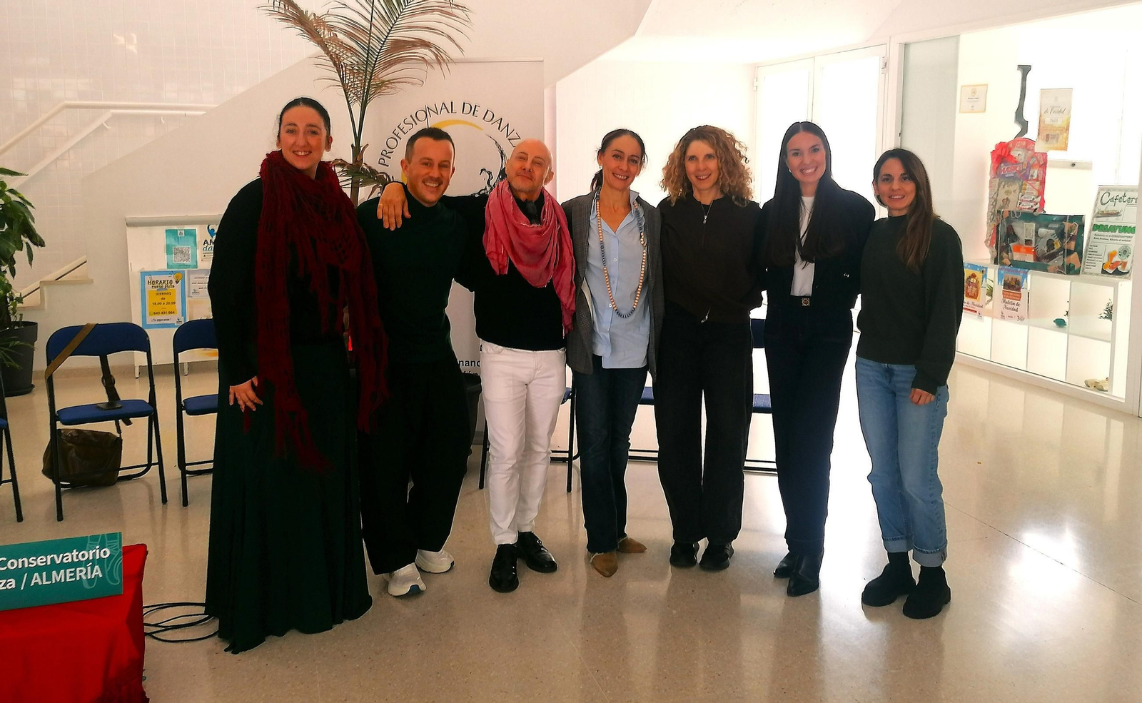 Nazareth Martínez, Alejandro Molinero, Manuel Betanzos, Isabel Guirado, Asun Noales, Alba Martínez y Olimpia Oyonarte.