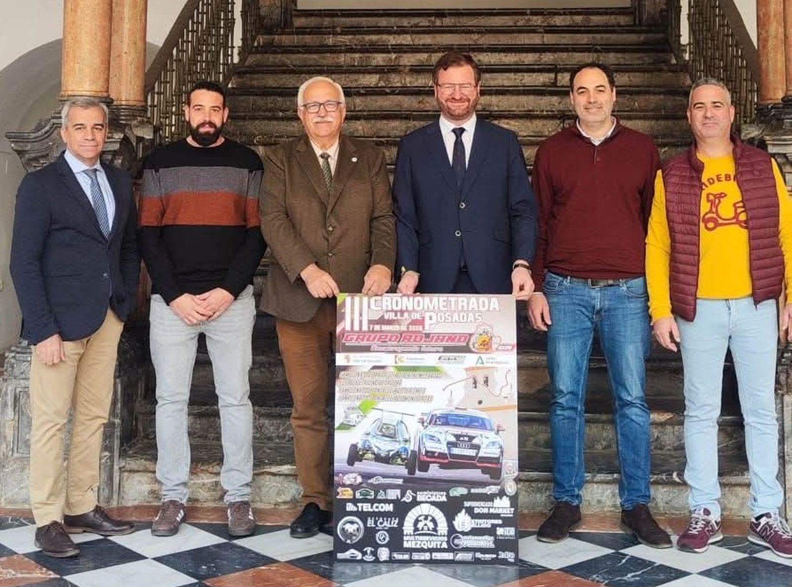 Las autoridades y organizadores, durante la presentación.