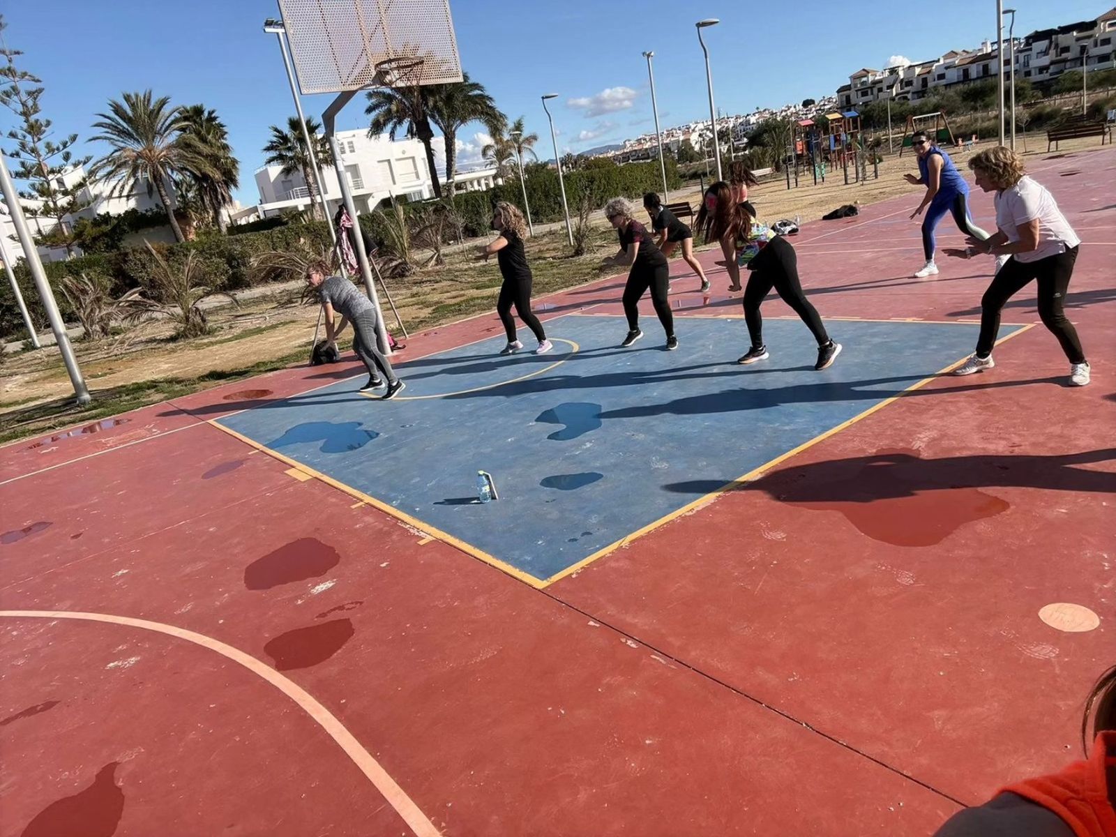 Las playas de Vera se llenan de arte y deporte con el éxito de 'Tus Playas de Invierno