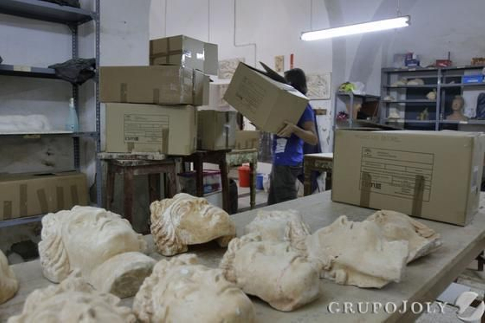 La Escuela de Artes y Oficios deja atrás su sede en el callejón del Tinte y se traslada a la Casa de las Artes. 

Foto: Lourdes de Vicente