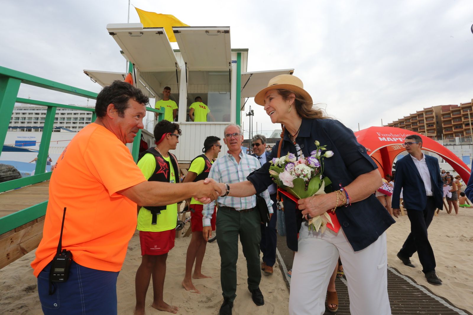 La Infanta Doña Elena asiste a varios talleres de prevención de la fundación Mapfre, en imágenes