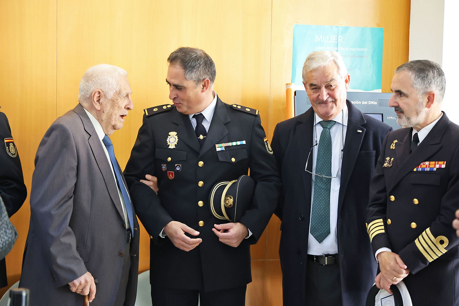 Imágenes del descubrimiento de un mosaico en la comisaria de la Policia Nacional