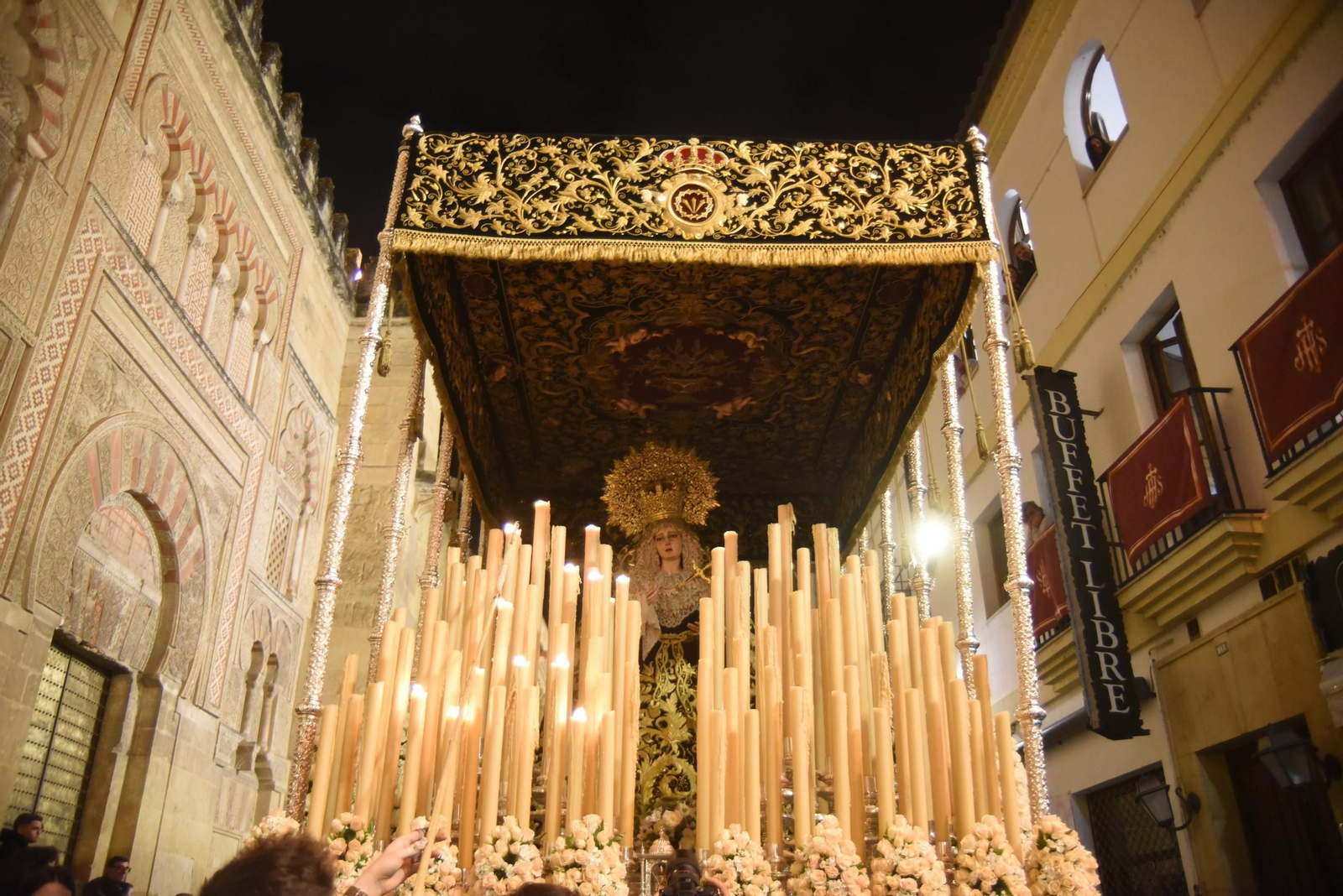 La procesión de la Expiración en este Viernes Santo de Córdoba, en imágenes
