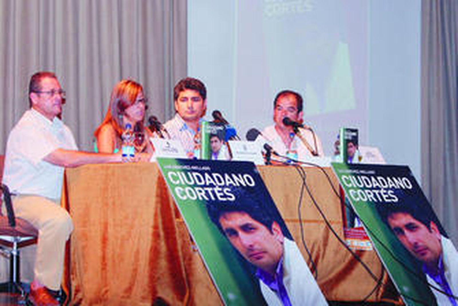 Juan José Cortés, ayer, en la presentación del libro.