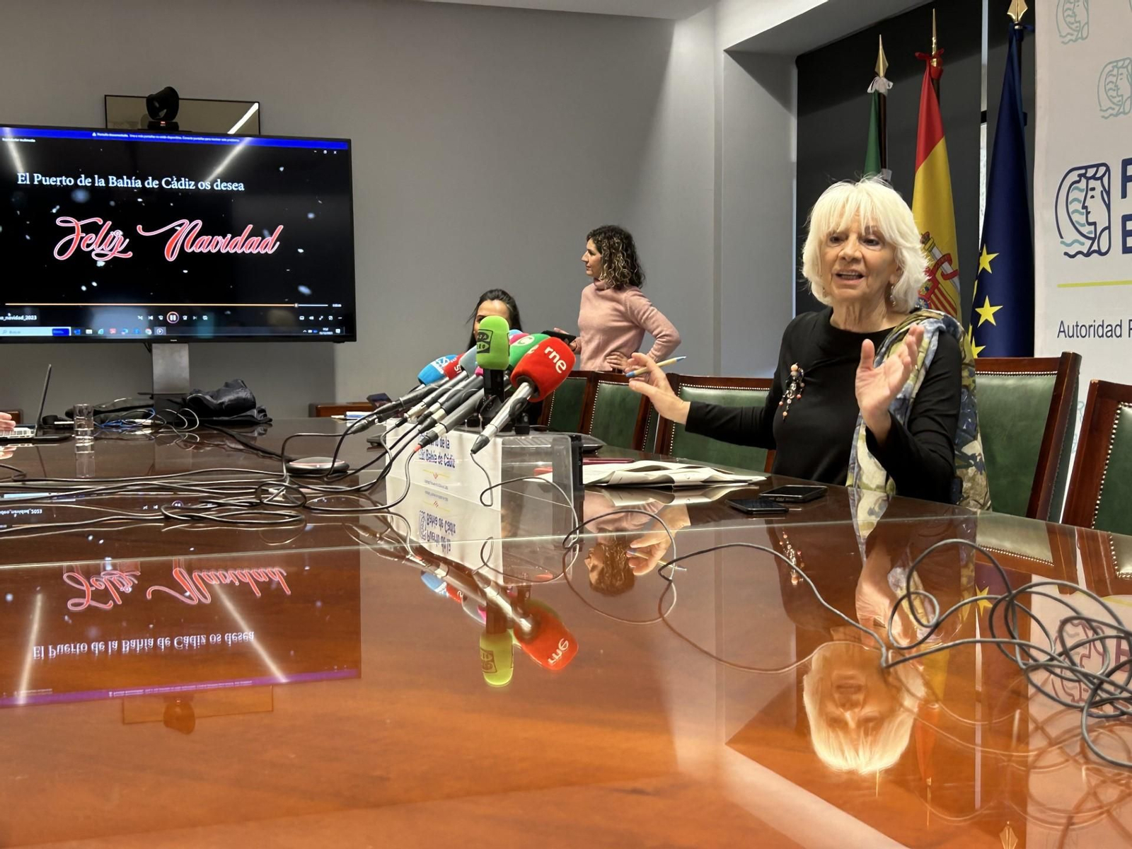 Teófila Martínez, en una imagen de archivo, durante una rueda de prensa en plenas fiestas navideñas