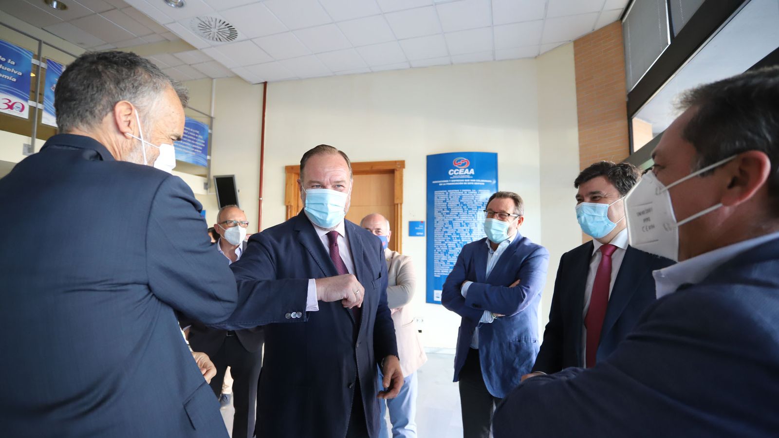 José Luis García-Palacios, presidente de la FOE y Carlos Ortiz, de la Aiqbe, en el acto de ayer.