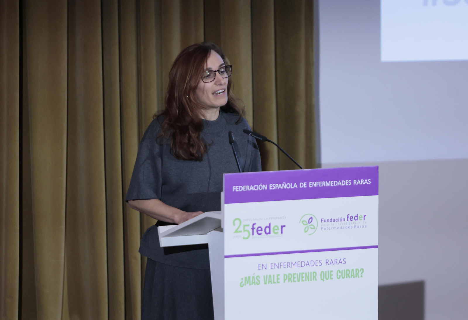 Las imágenes de la reina Leticia en el congreso de enfermedades raras