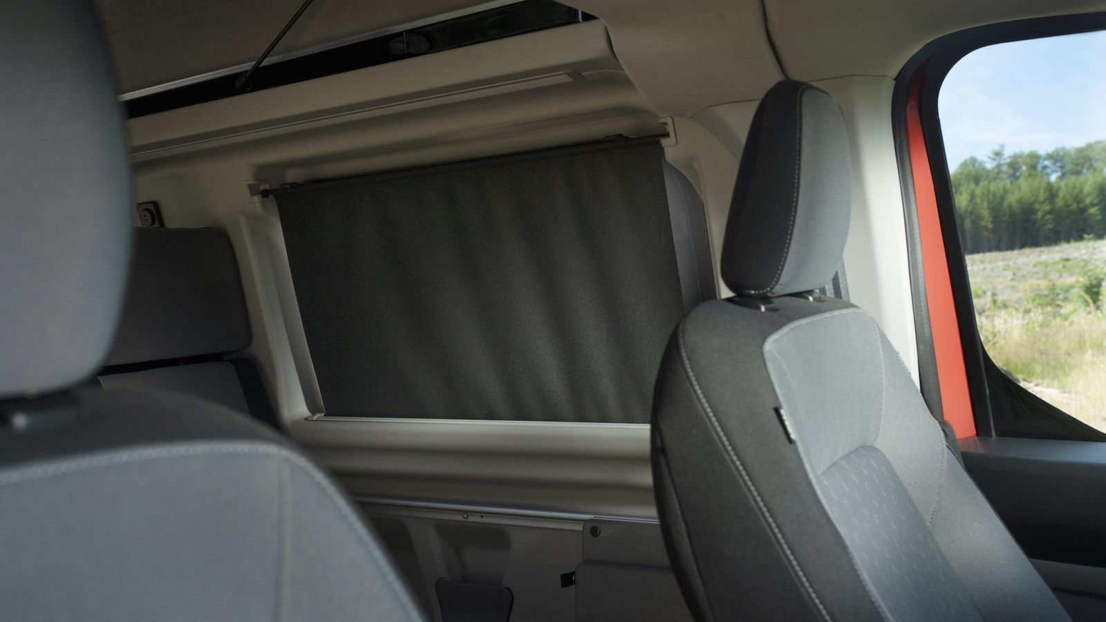 Las persianas reemplazan a las anteriores cortinas, proponiendo así una opción más cómoda de uso.