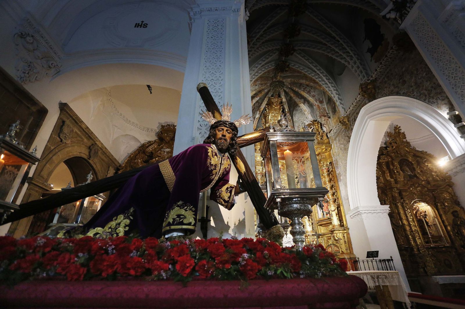 Intensa jornada cofrade en Jerez a pesar de la lluvia