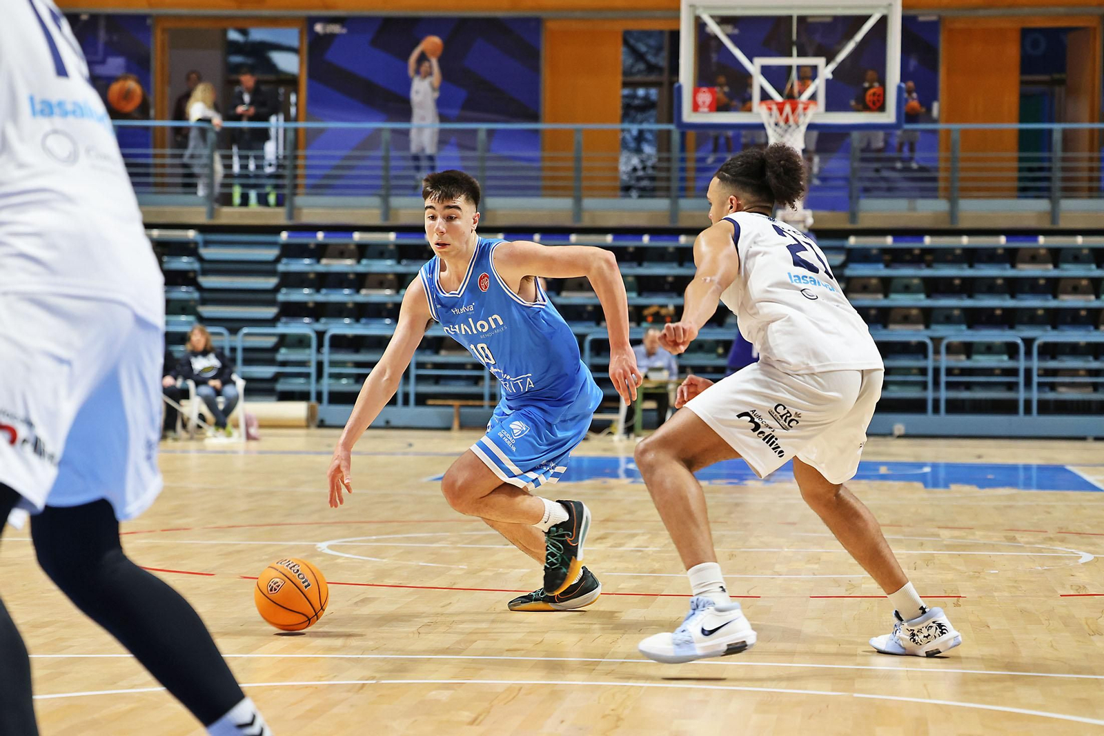 Imágenes del partido de baloncesto entre el Ciudad de Huelva y La Salud Archena