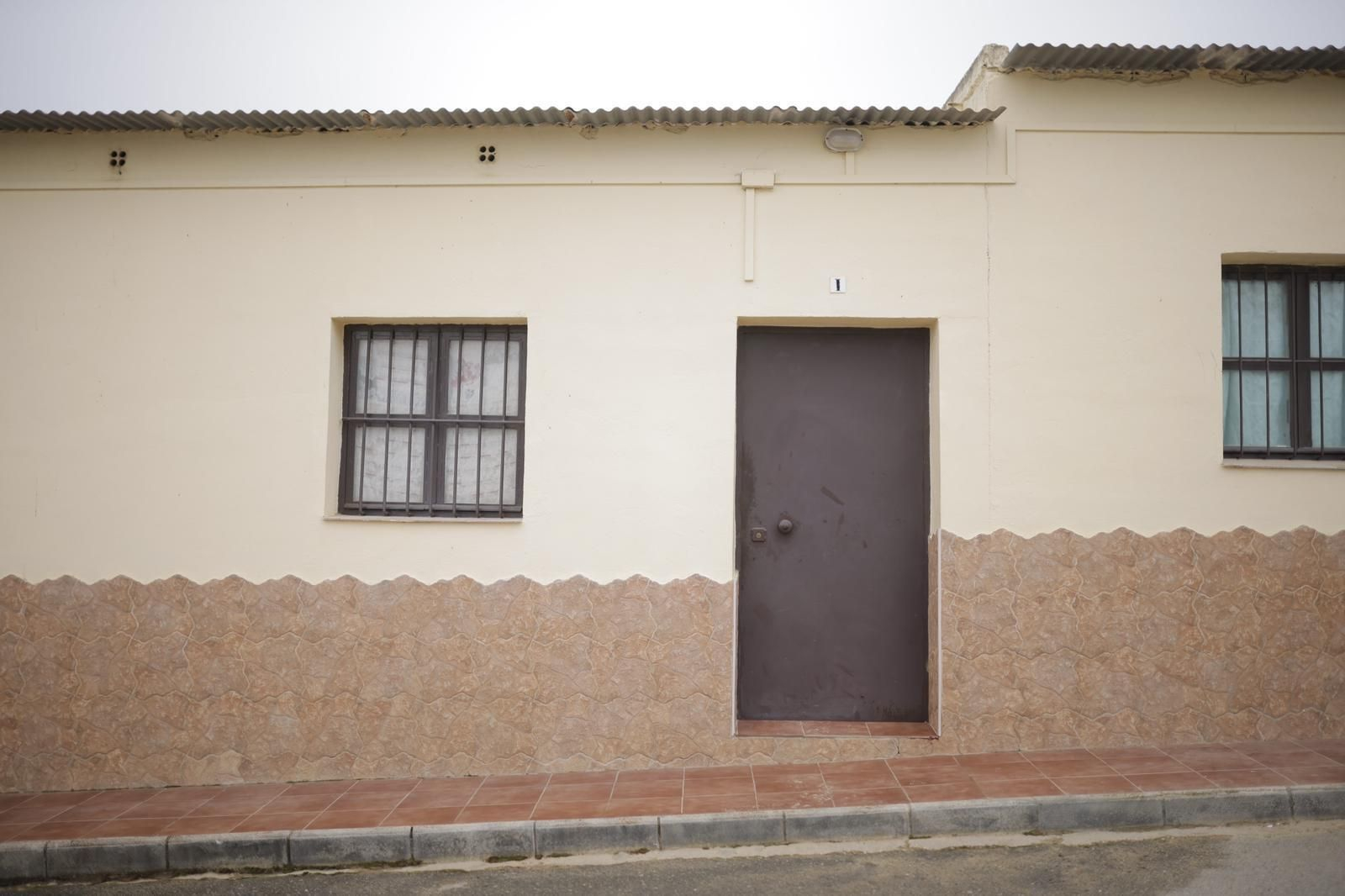 Violencia de género Huelva: El lugar donde se ha producido el asesinato en Palos, en imágenes