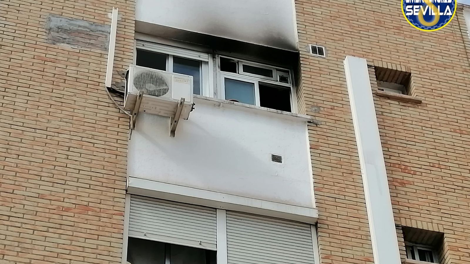 El incendio se origió en la cocina de una vivienda en una cuarta planta.