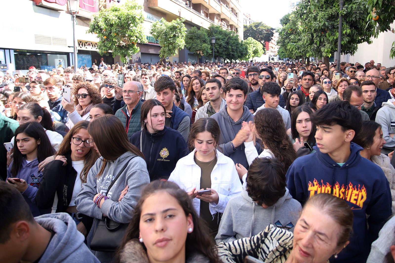 La Hermandad El Nazareno en la madrugá de la Semana Santa de Huelva 2023, en imágenes