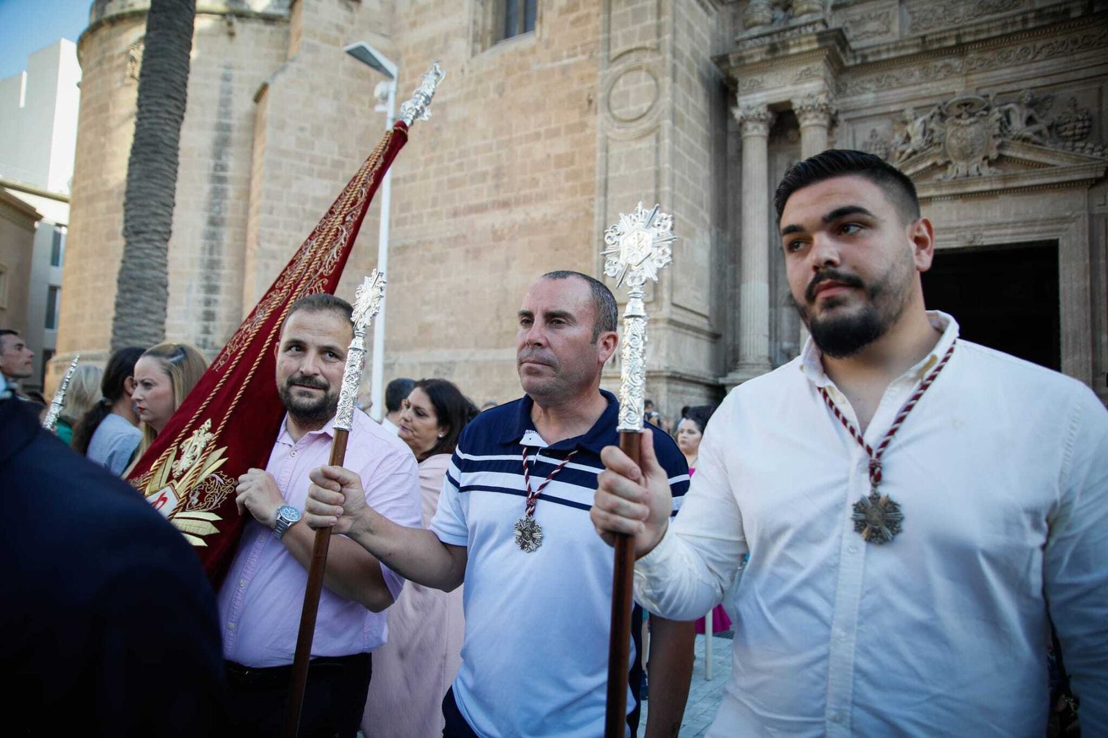 Imágenes de la procesión del Corpus Christi en Almería: así han sido la misa y la posterior marcha por la capital