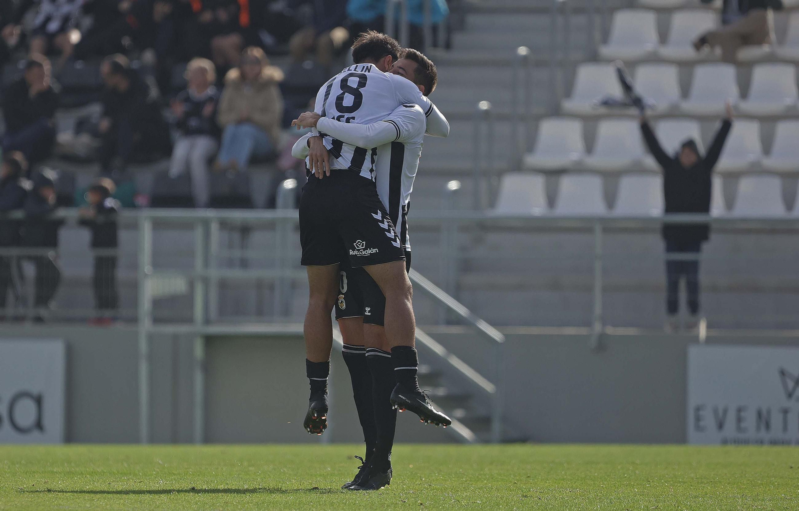Las mejores fotos del Balona - Recreativo de Granada de Segunda Federación