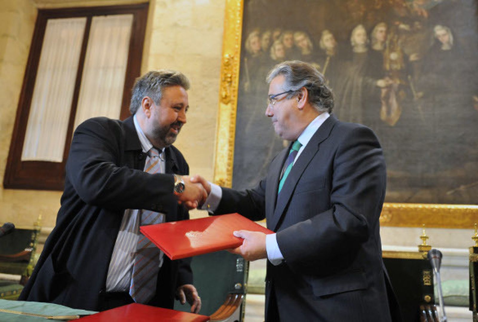 Zoido cede locales y financia con 75.000 euros el alquiler para el ensayo de bandas