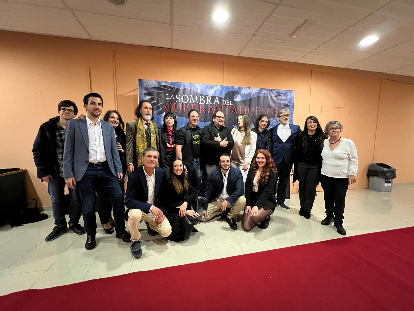 La alfombra roja del preestreno nacional, en Hornos, de la película "La sombra del quebrantahuesos"
