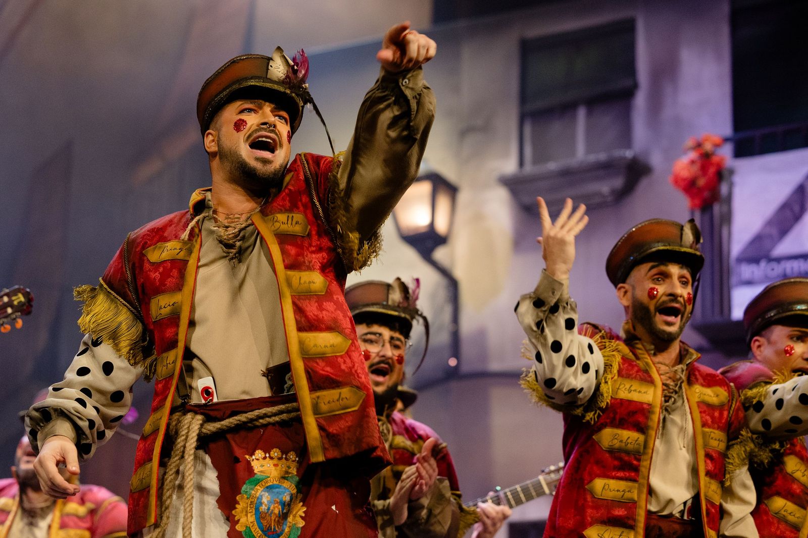 Búscate entre las mejores imágenes de la primera sesión de cuartos del COAC 2026