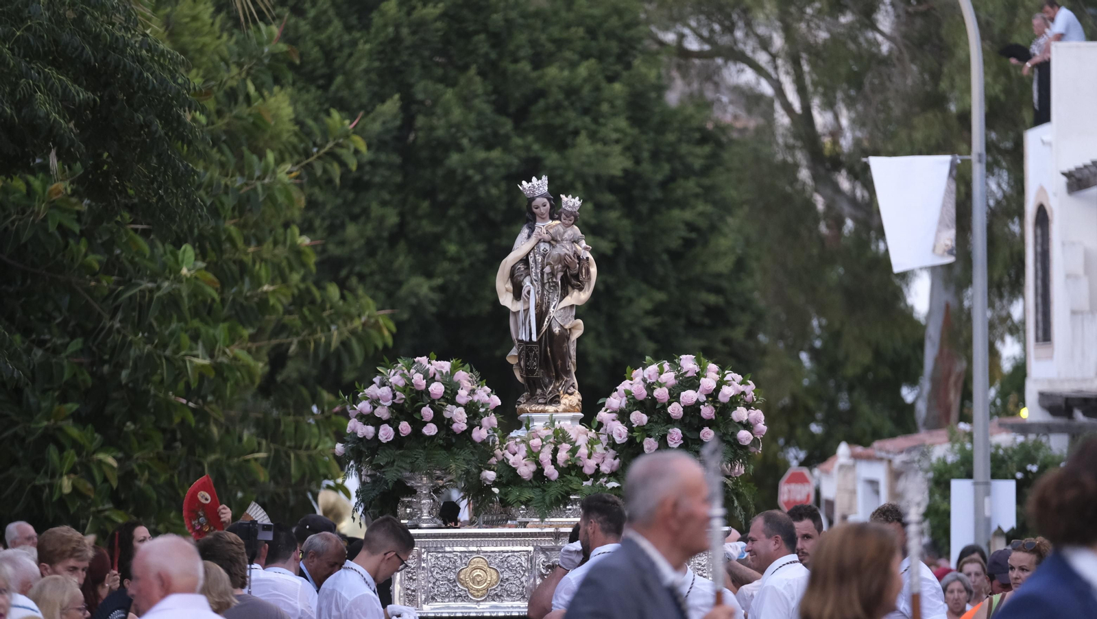 Procesión terrestre de la Virgen del Carmen en Aguadulce