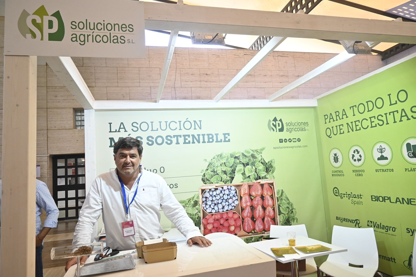 Los Stands participantes en el 8º Congreso Internacional de Frutos Rojos en Huelva