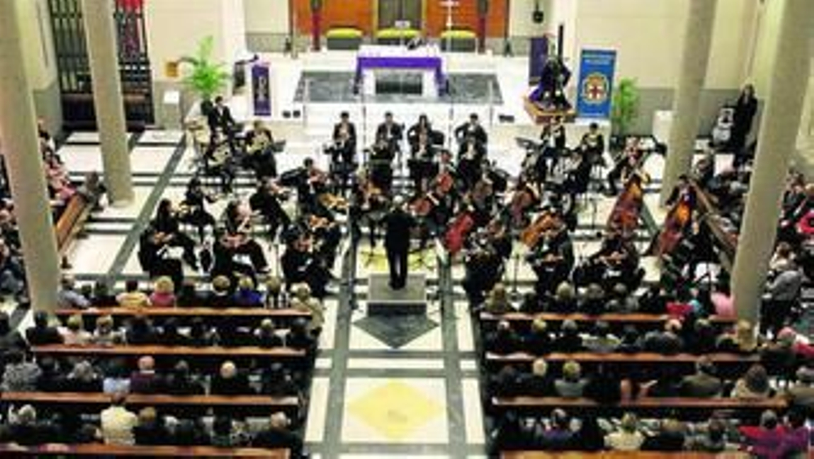 La Orquesta Ciudad de Almería en una de sus actuaciones.