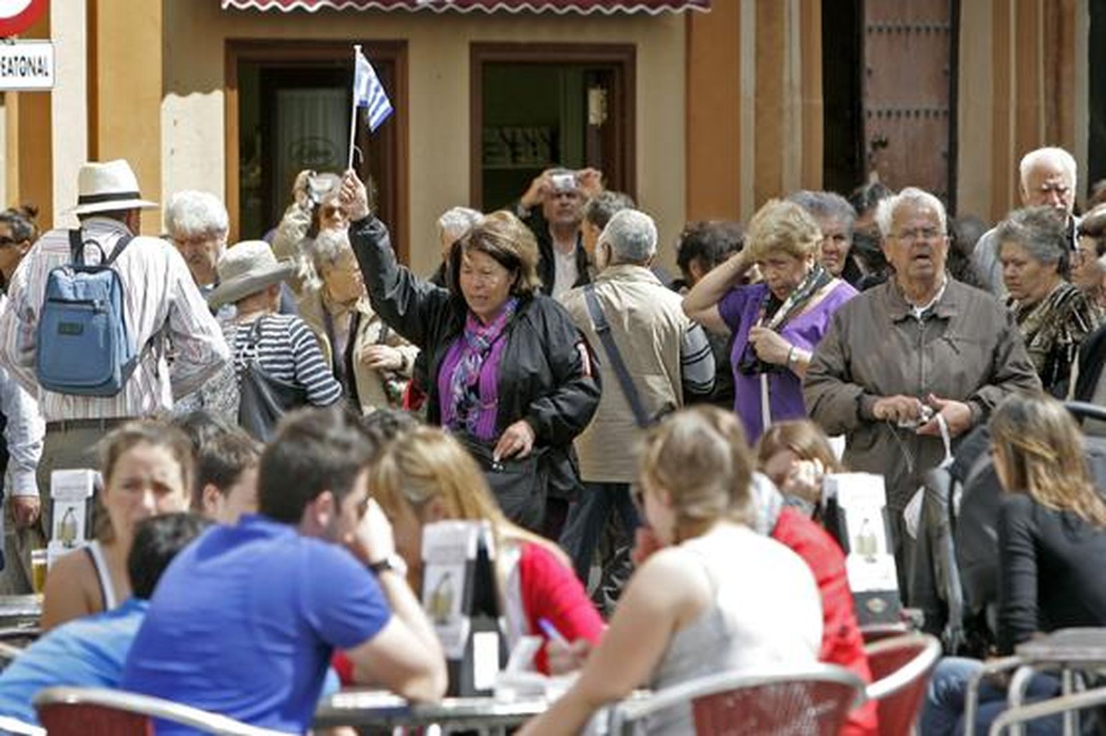 Unos 3.000 cruceristas visitan Cádiz con las escalas del ´Eurodam´ y ´Le Diamant´ en el mes por excelencia de los cruceros. 

Foto: Lourdes de Vicente