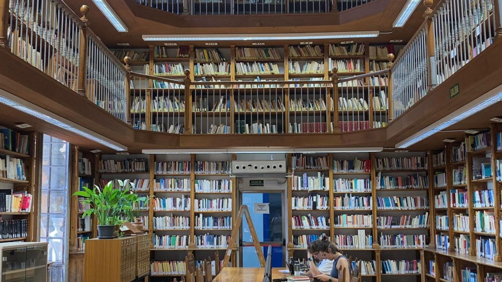 Salón Noble de la Biblioteca del Colegio Máximo de Cartuja.