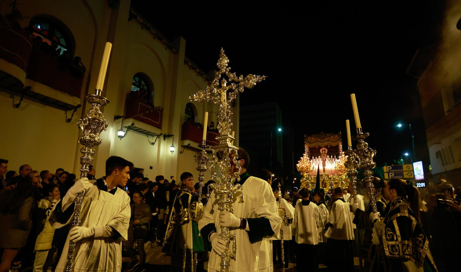La Esperanza en la noche del Jueves Santo de Málaga, en imágenes